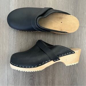 Classic Swedish Clogs | Smooth Black Leather with Wooden Sole | Size 37 (7 US)